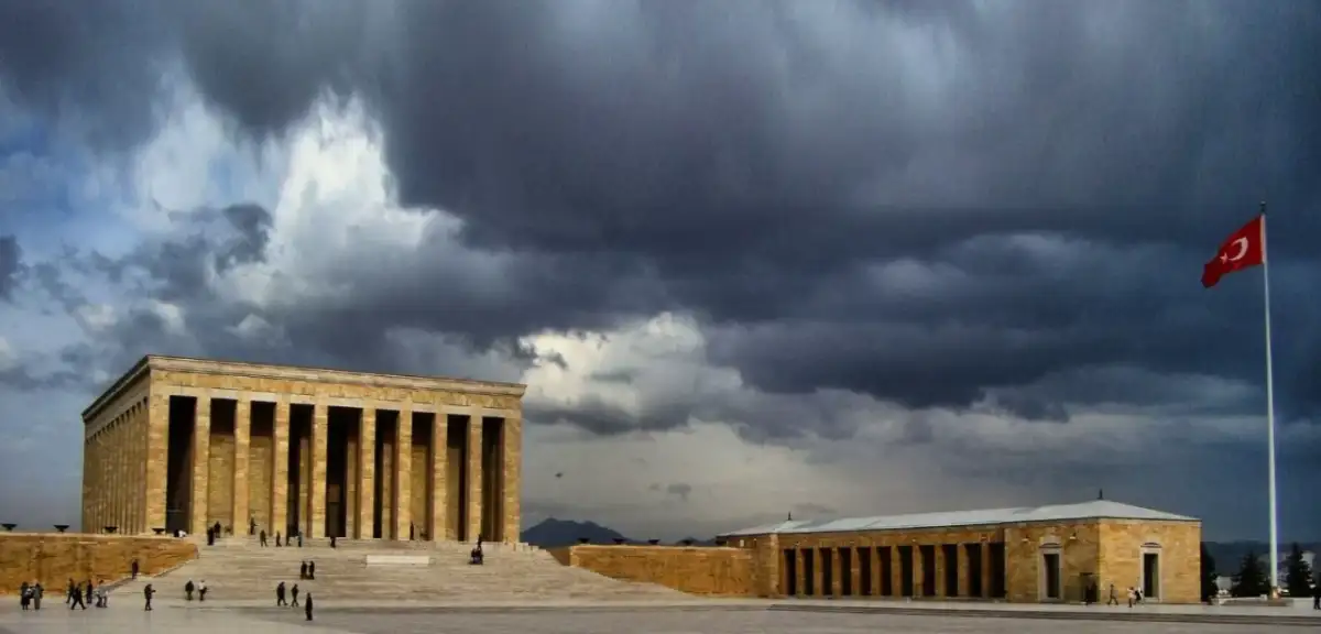 29 Ekim’de Anıtkabir Ziyaretçi Akınına Hazır: Bugün 22.00’ye Kadar Açık!