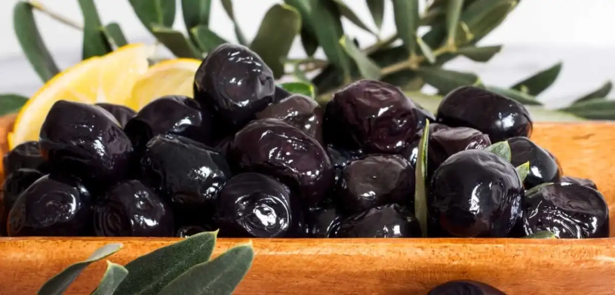 Açık Zeytin Nasıl Saklanır? Sağlıklı ve Uzun Ömürlü Tutmanın Yolları