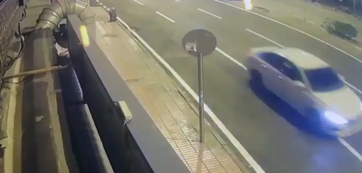 Adana'da 18 Yaşındaki Genç Husumetlisinin Dükkanına Kurşun Yağdırdı! 'Gözdağı Vermek İstedim!'