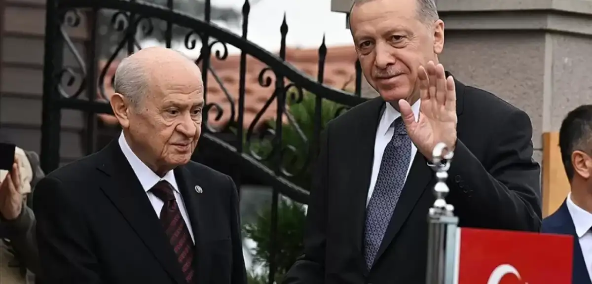 AK Parti, Bahçeli’nin Erdoğan’ın 3. Kez Aday Olma Teklifini Değerlendiriyor