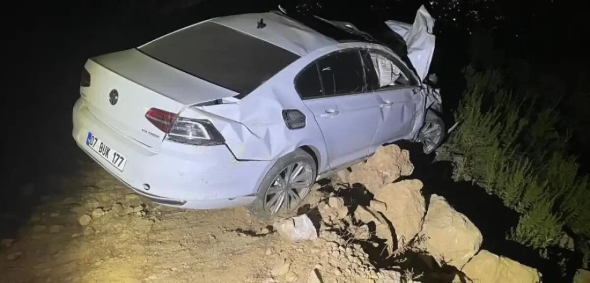 Alanya'da Feci Kaza: Ehliyetsiz Çocuğun Kullandığı Araba Uçuruma Yuvarlandı