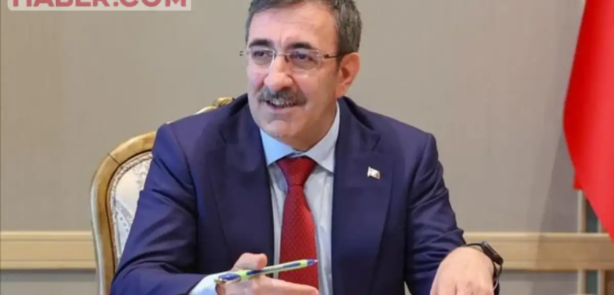 Asgari Ücret ve Emekli Maaşı Zammında Son Dakika: Cevdet Yılmaz Rakam Verdi