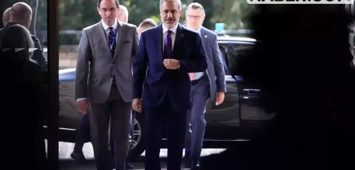 Bakan Fidan Tahran'a Gidiyor! İran Cumhurbaşkanının Yemin Törenine Katılacak