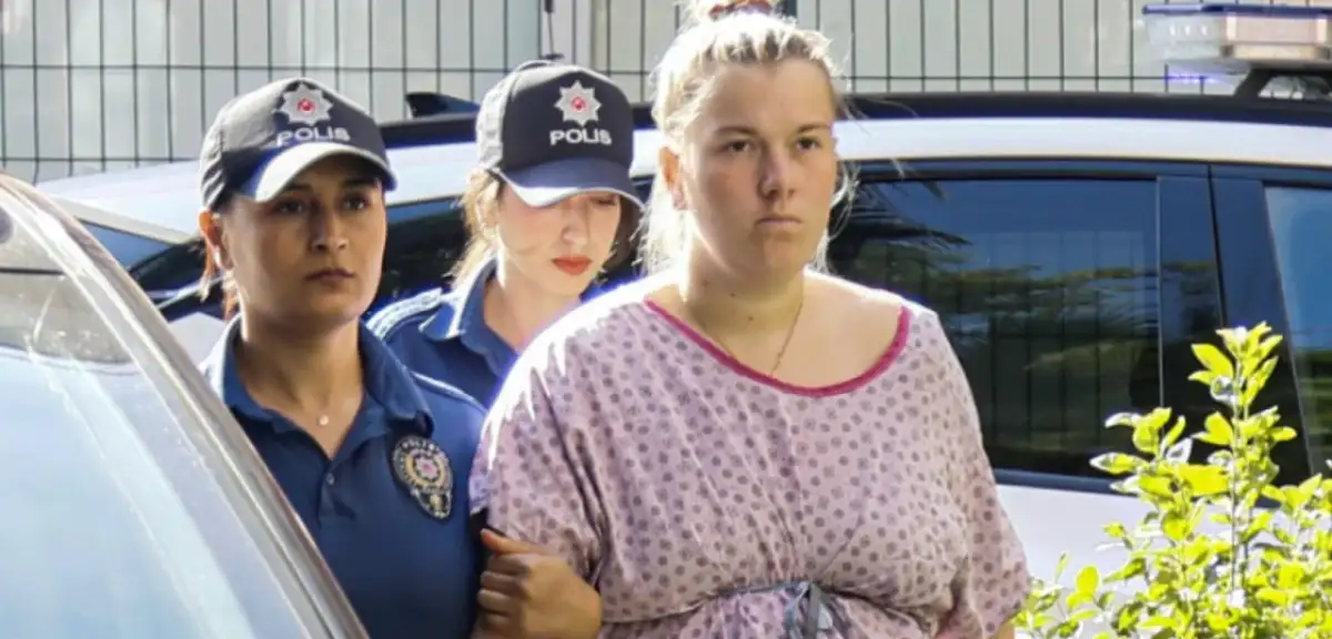 Bebeğini Havalimanının Klozetine Bırakmıştı! Rus Anne Antalya'da Yargılandı