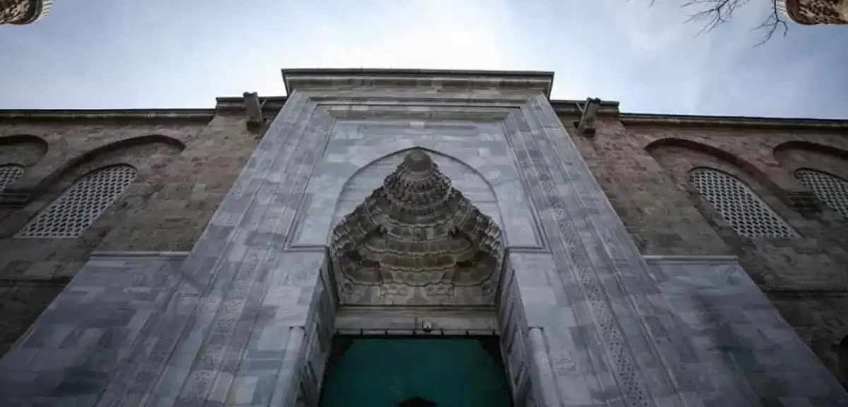 Bursa’da Tarihi Camilere Yönelik Güvenlik Hizmetlerinin Sonlandırılması Kararına Tepkiler Büyüyor