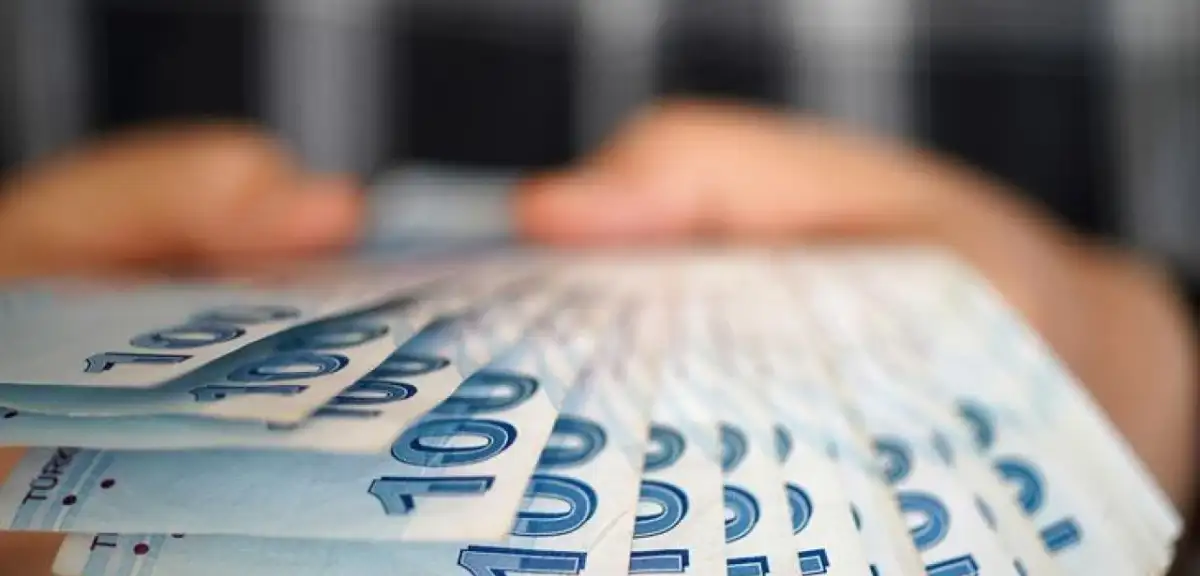 Emekli Maaşı için 2 Farklı Tahmin! 2025 Zammı Ne Kadar Olacak?