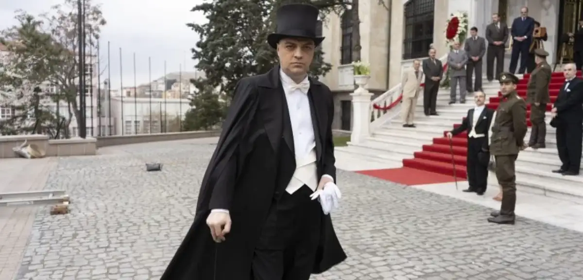 Ertan Saban Atatürk'ü Canlandırıyor: Bir Cumhuriyet Şarkısı Filminin Tanıtımı Yayınlandı
