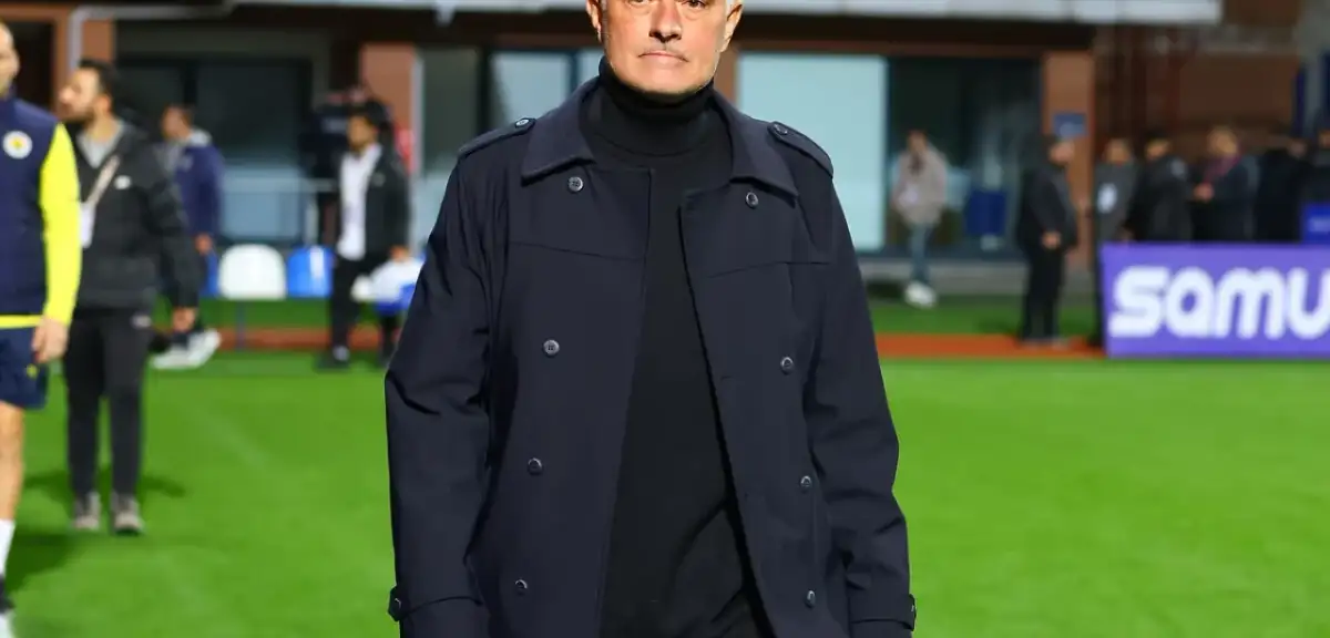 Eyüpspor’la Yenişemeyen Fenerbahçe’de Deprem: Mourinho Topun Ağzında!