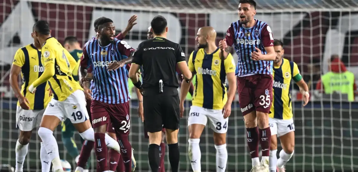 Fenerbahçe Trabzonspor’u 3-2 Mağlup Etti: Hakem Eleştirilerin Hedefi Oldu!
