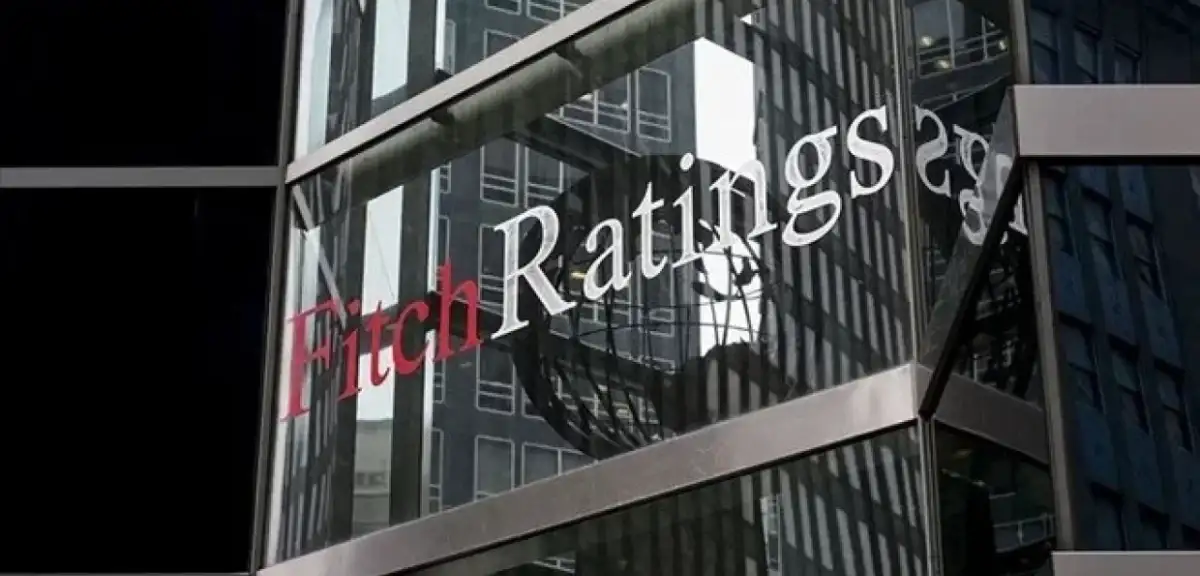 Fitch Ratings, Türkiye'nin kredi notunu 'B+'dan 'BB-'ye yükseltti
