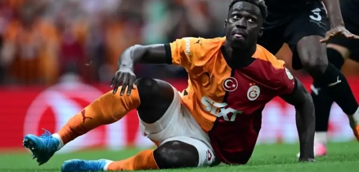 Galatasaray'da Şok Sakatlık: Davinson Sanchez Sahalardan Uzak Kalacak!