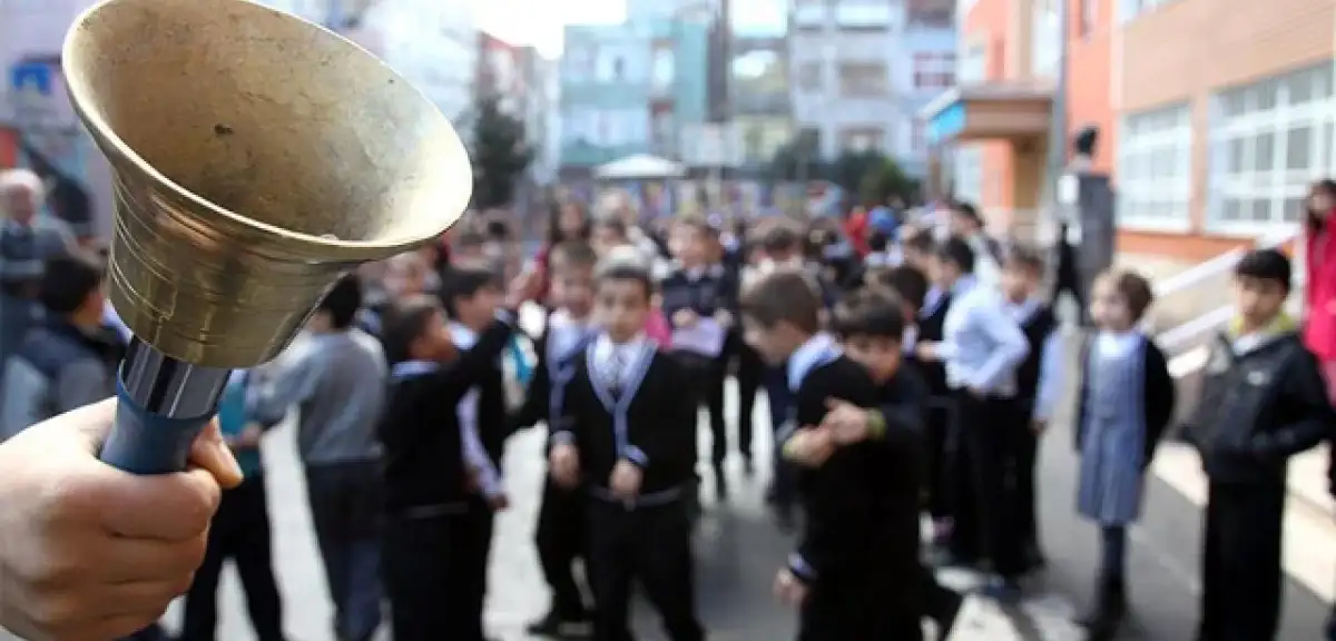 İstanbul Valiliği Açıkladı: Okullarda Ders Saatleri Değiştirildi