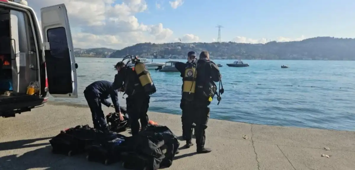 İstanbul'da denize düşen Ayşe C. ve Velat C. kardeşler henüz bulunamadı