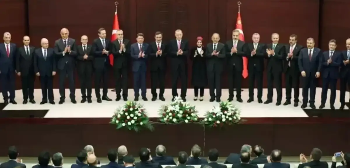 Kabinede Hangi Bakanlar Değişiyor? Tarım ve Orman Bakanı Değişecek Mi?