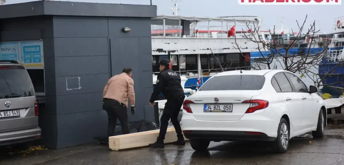 Kadıköy’de Denizde Erkek Cesedi Bulundu