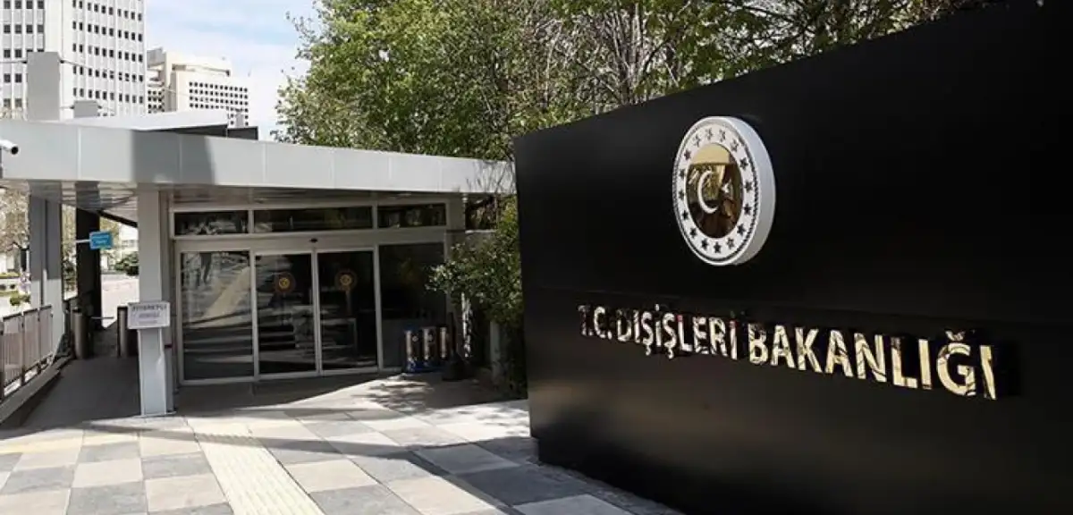 Kazakistan'da Düşen Yolcu Uçağıyla İlgili Türkiye'den Açıklama