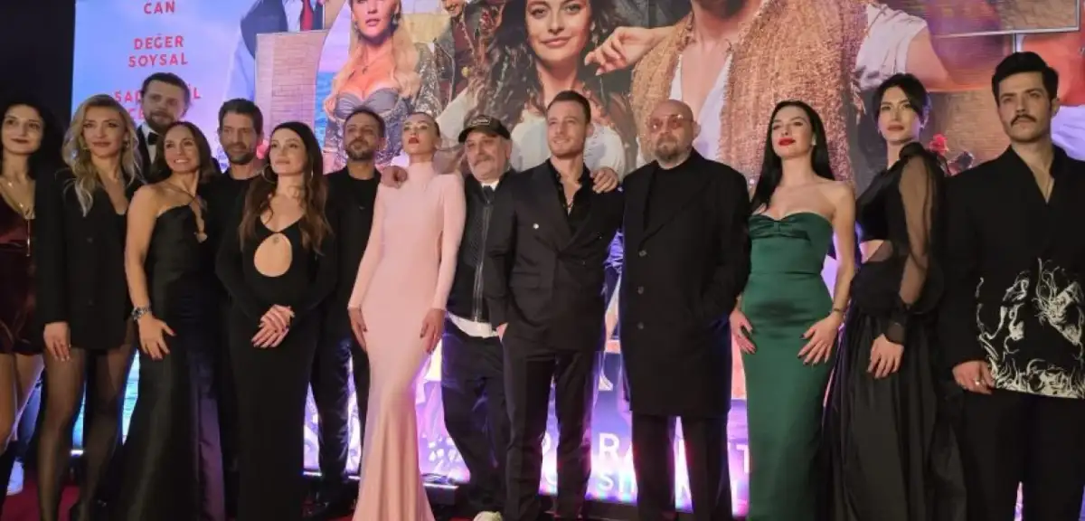 Kerem Bürsin ve Melis Sezen’li ‘Şımarık’ Filminin Galası Yapıldı: Yönetmen Detayı Dikkat Çekti