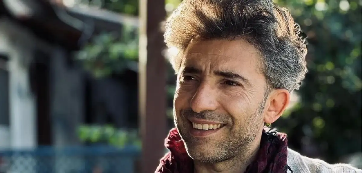 Kızıl Goncalar Naim Kimdir? Dizi Karakterinin Derinlikleri ve Mert Turak’ın Performansı