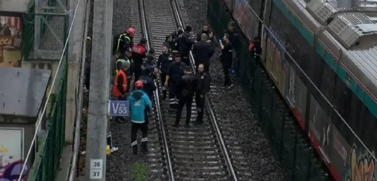 Marmaray'da Kahreden Olay: Raylara Atlayarak İntihar Etti!