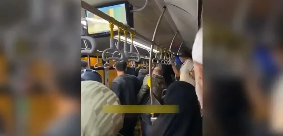 Metrobüs'te Dehşet Saçtı: "70 Dosyam Var, 71'i de İşlemekten Korkmam"