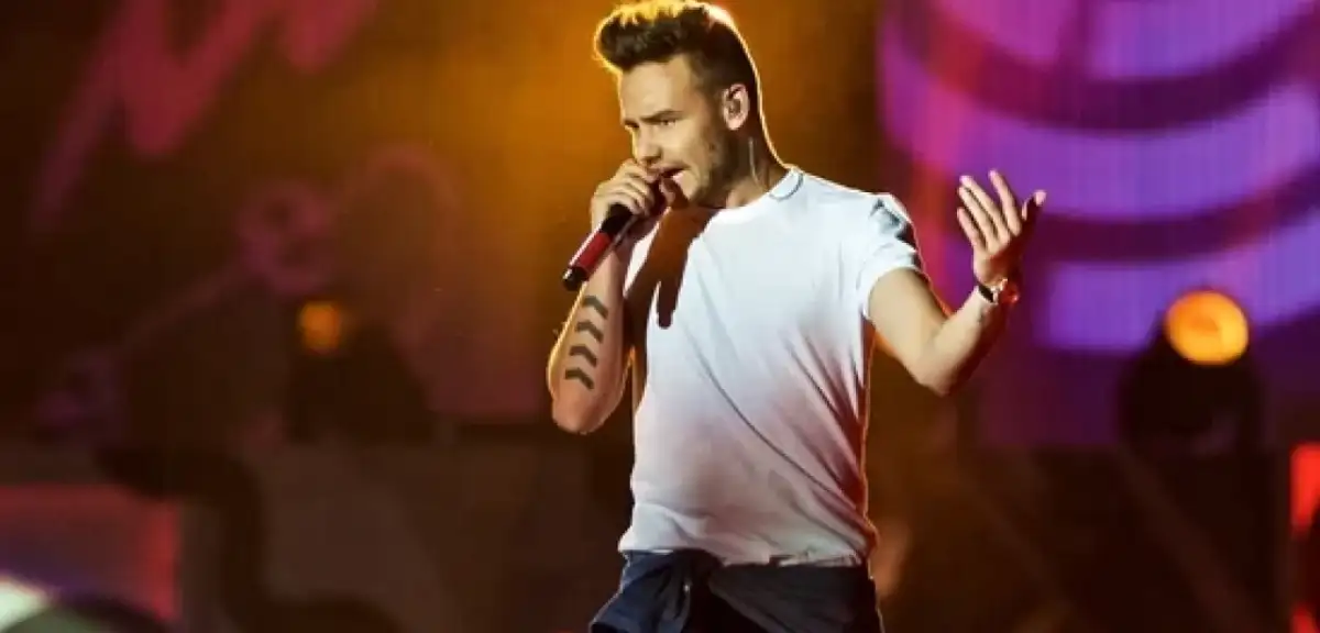 One Direction Grubunun Eski Üyesi Liam Payne Balkondan Düşerek Öldü!