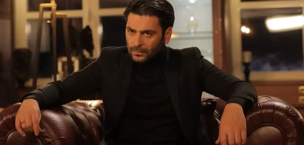 Ozan Akbaba "Uzak Şehir" Dizisi İçin Yeni İmajıyla Dikkat Çekti