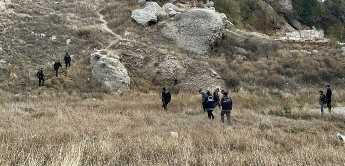Sivas'ta Mezarlıkta Parçalanmış Bebek Cesedi Bulundu!