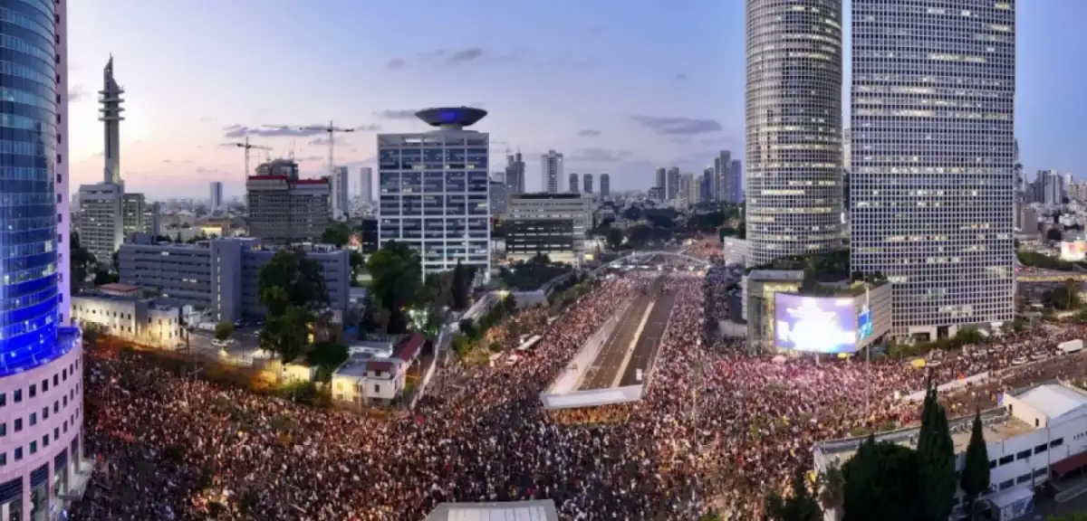 Tel Aviv Karıştı: Netanyahu İstifa Sloganları Şehri Titretti!