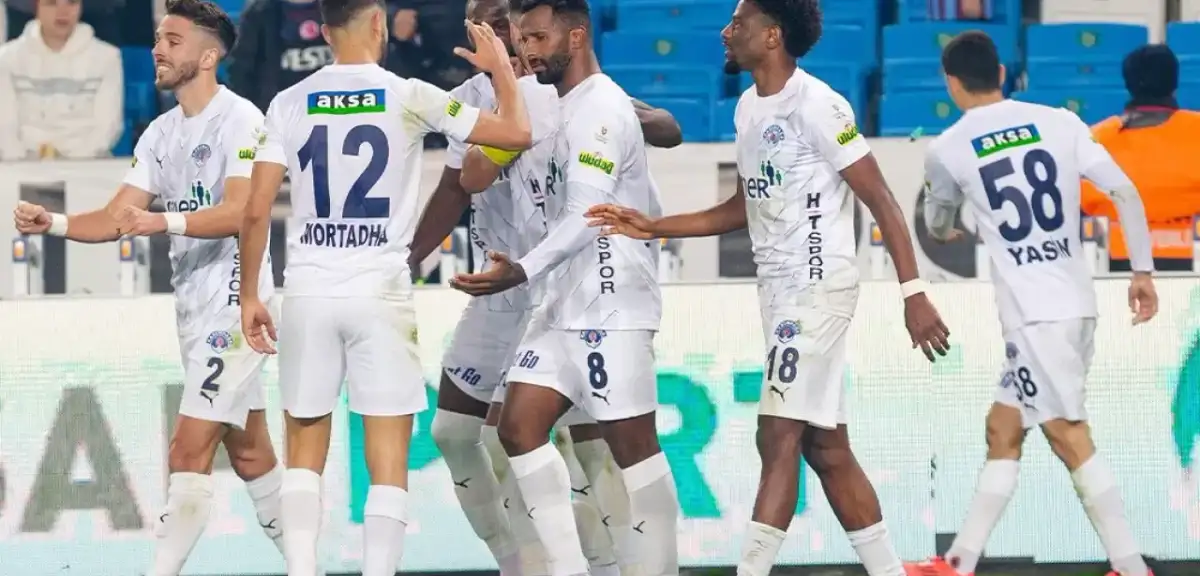 Trabzonspor ve Kasımpaşa Papara Park’ta Berabere Kaldı: 2-2