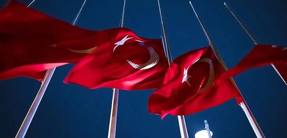 Bolu'daki Yangın Faciası Nedeniyle 1 Günlük Milli Yas İlan Edildi