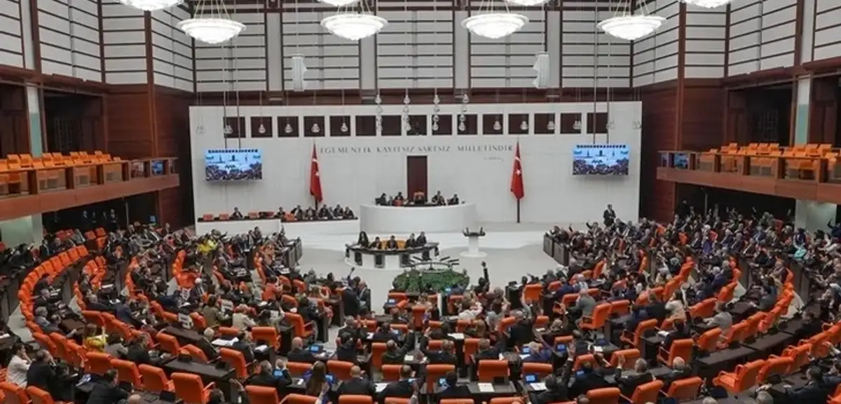 Emekli Maaşlarına Zam Getiren Kanun Teklifi TBMM'de Kabul Edildi