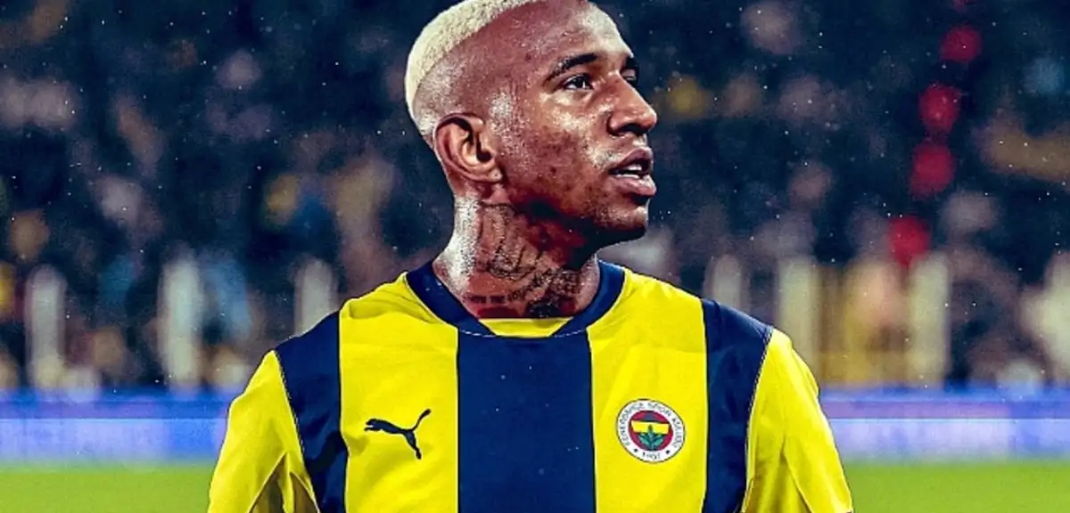 Talisca'ya Alanya'da Su Şişesi Attılar