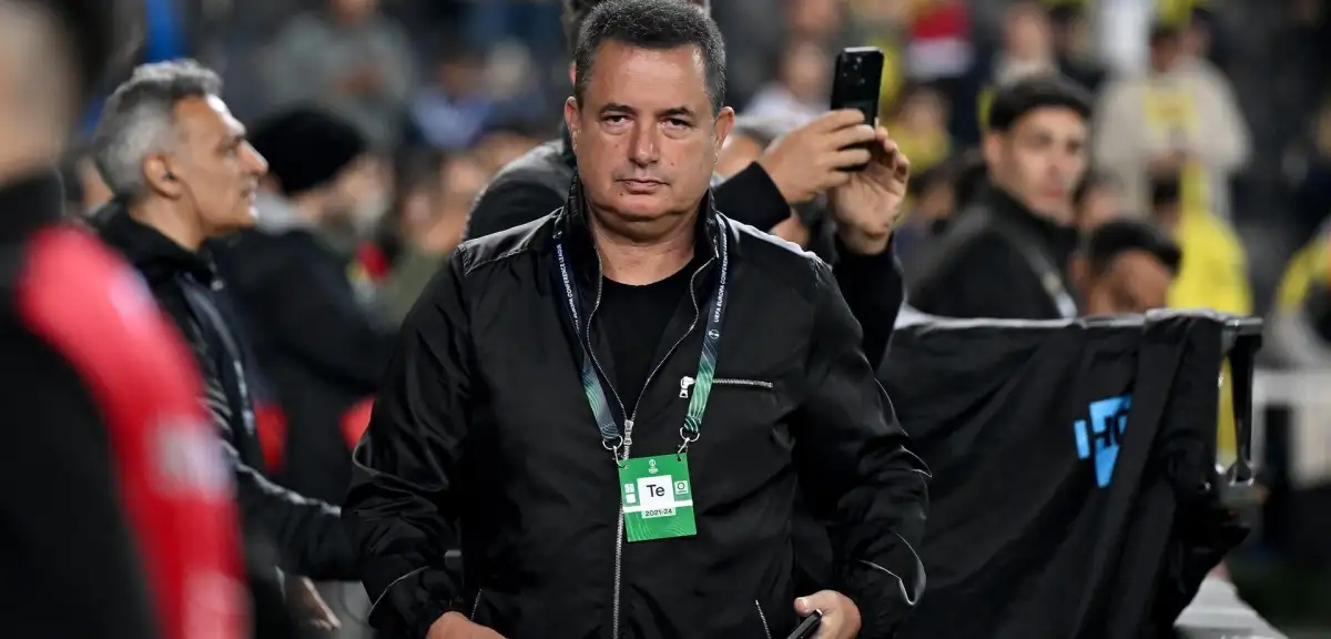 Acun Ilıcalı'dan Mertens'e Sert Sözler: "Dzeko Kafa Yedi, Adam Gibi Ayakta Durdu"