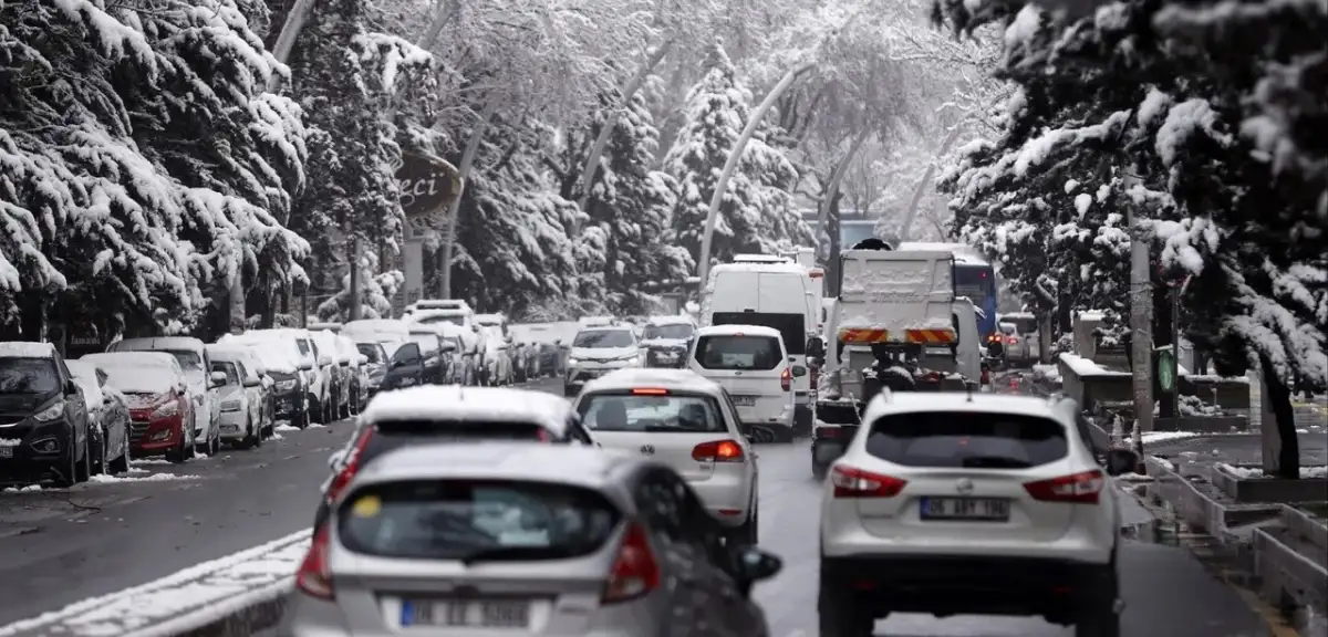 İstanbul'un Yüksek Kesimlerinde Kar Yağışı Etkili Oldu