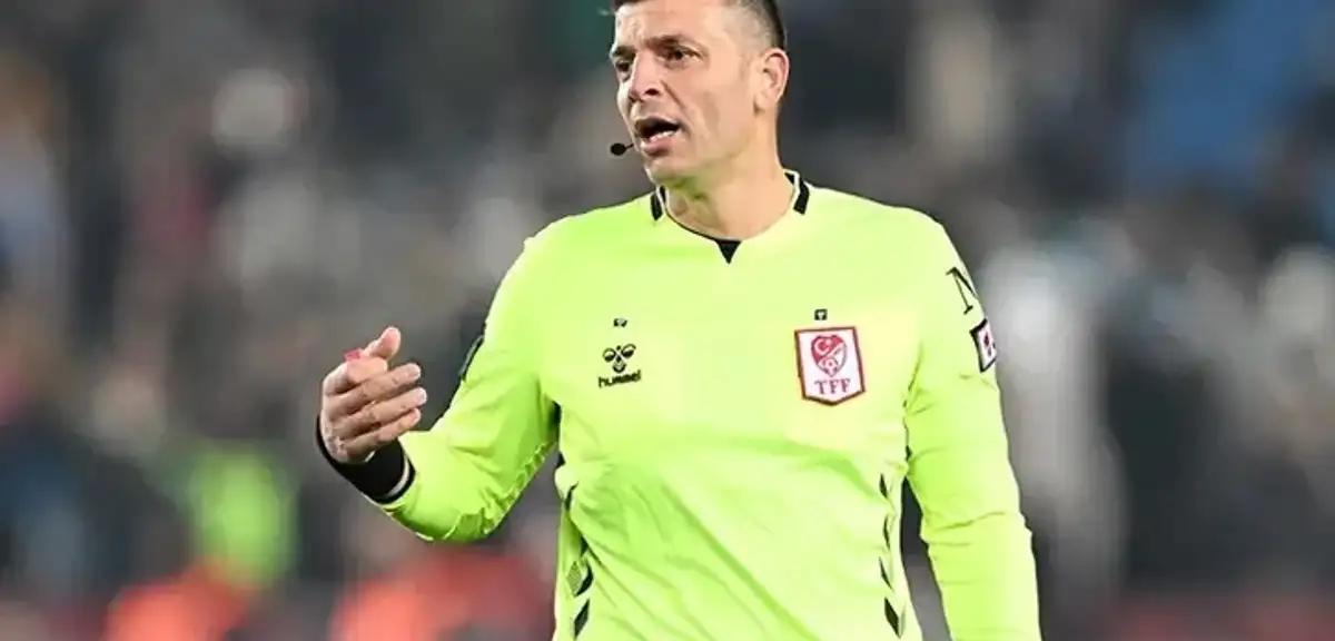 VAR Olmayan Maçta VAR'ı Dinledi