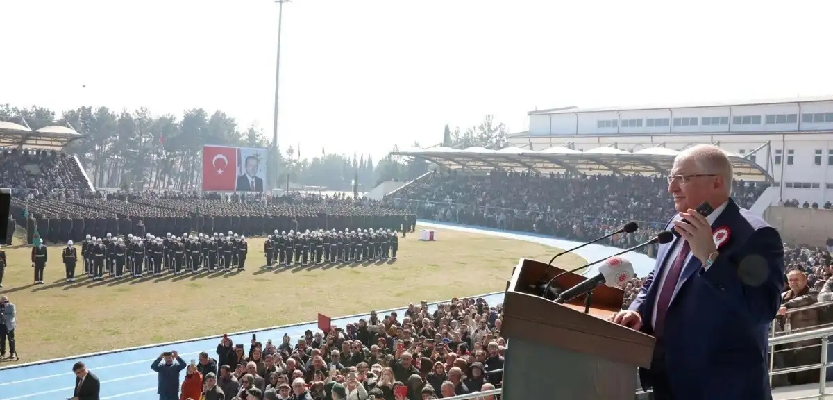Bakan Güler'den Terör Örgütlerine Silah Bırakma Çağrısı