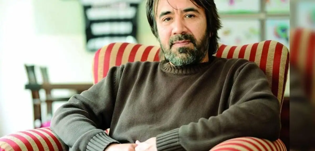 Zeki Demirkubuz: "Zorbalık Bugün Ekrem İmamoğlu'nu Ülkenin Doğal Lideri Yapmıştır"