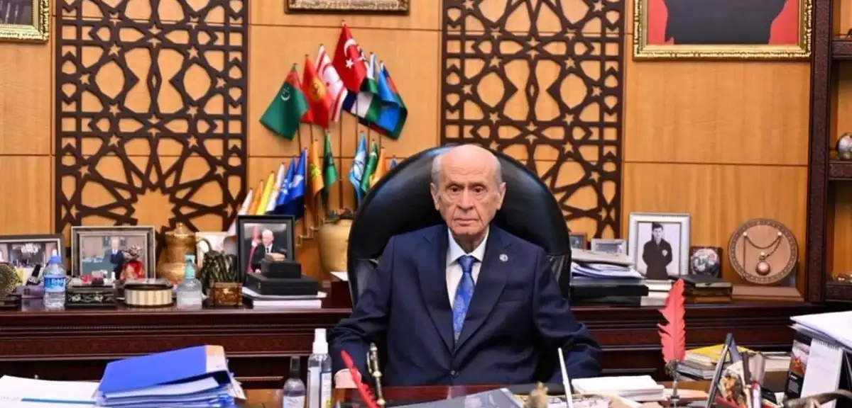 Devlet Bahçeli Mesaisine Başladı: Makam Odasından İlk Kare