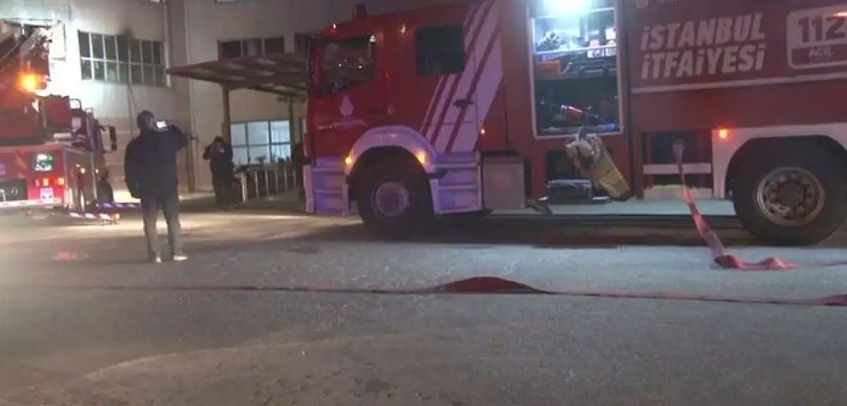 Maltepe'de Huzurevinde Yangın! 90 Kişi Etkilendi