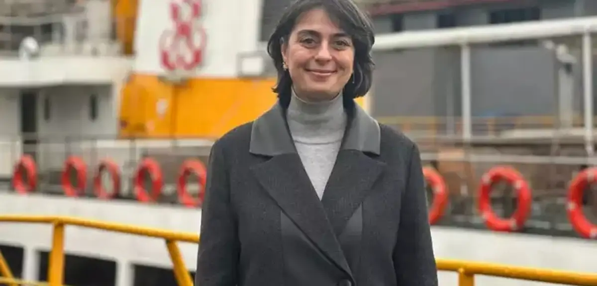 Üsküdar Belediye Başkanı Sinem Dedetaş Hakkında Çirkin Sözler! "Twerk Dansı Yaparak Çalışanlarının Maaşını Ödesin"