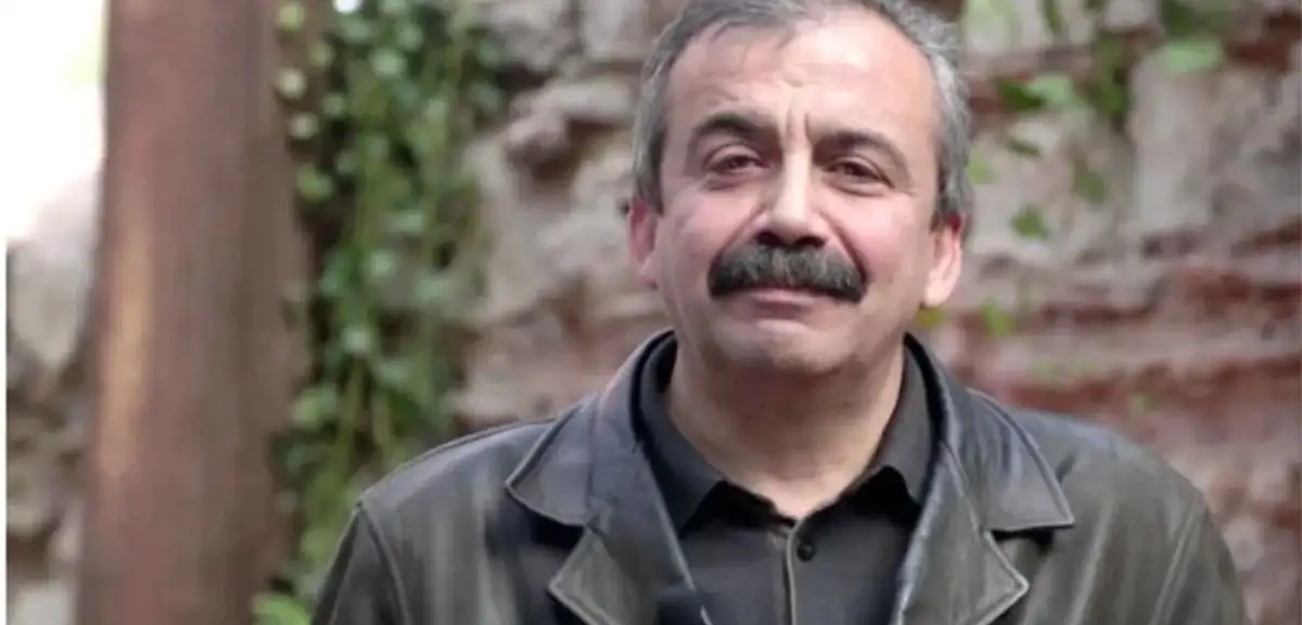 Sırrı Süreyya Önder'den Şok Gelişme!