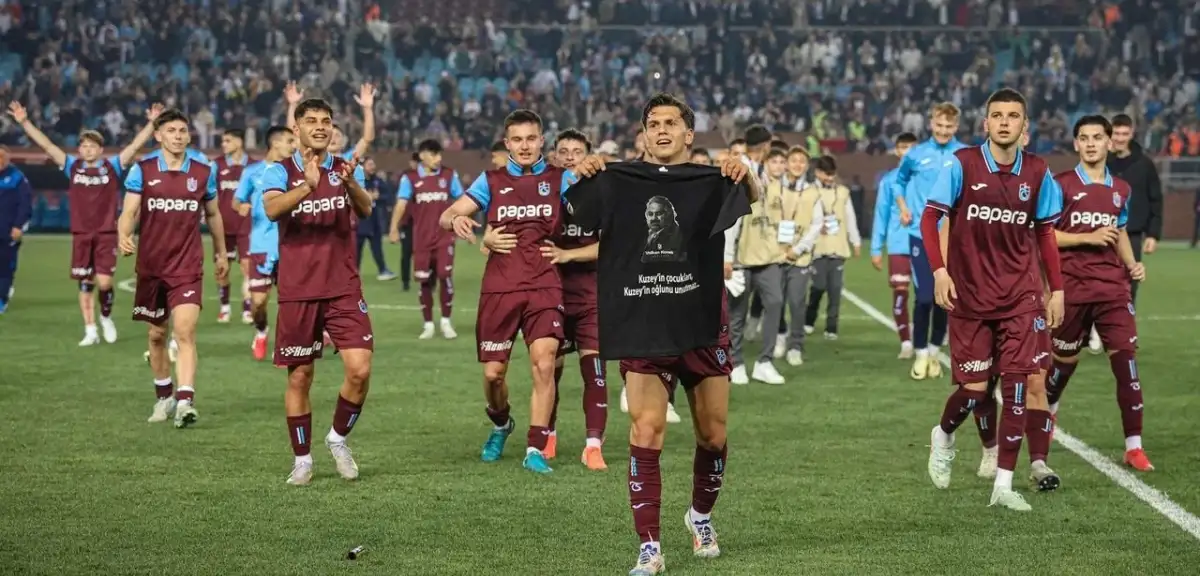 Trabzonspor U19 Takımı Tarih Yazdı, Primi Kaptı!