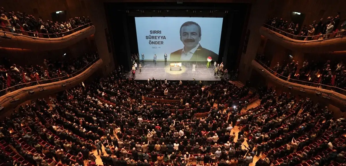 Sırrı Süreyya Önder'e Duygu Yüklü Veda: Gözyaşları Sel Oldu
