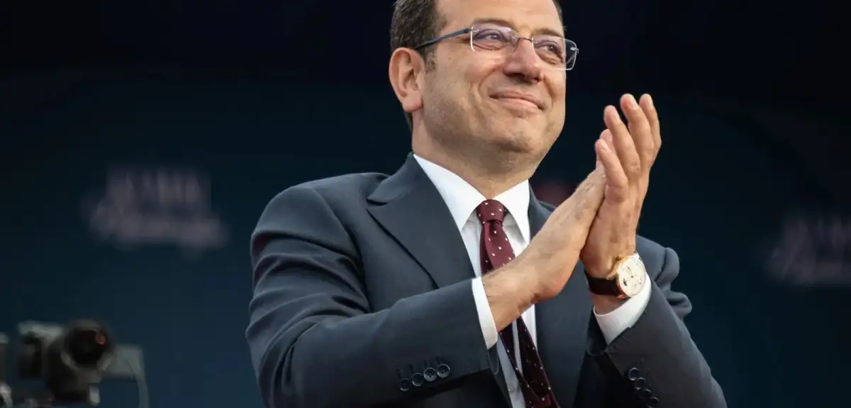 İmamoğlu'ndan Gençlere Mesaj: "Hazırlanın, Büyük Bir Yolculuğa Çıkıyoruz!"