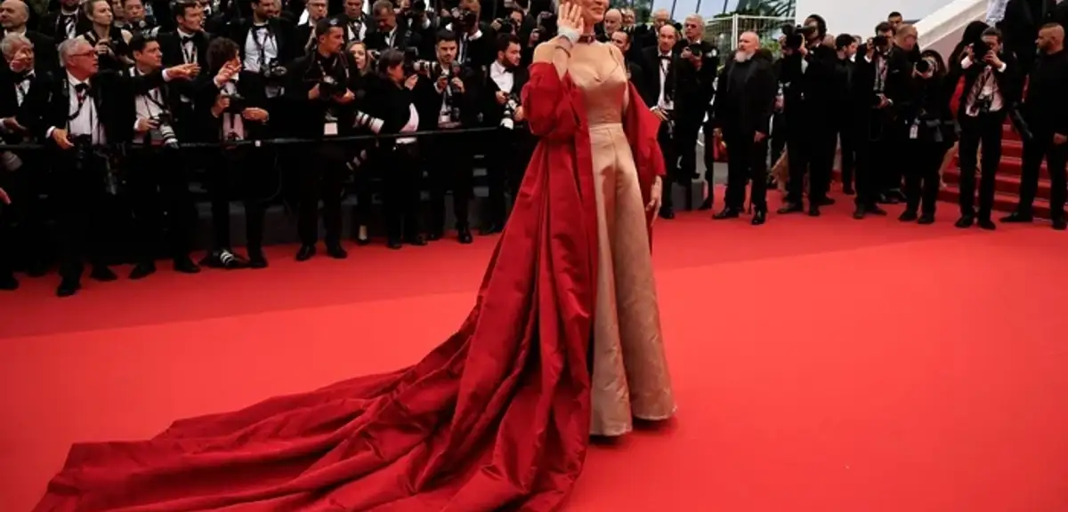 Cannes'da Çıplaklık Yasağı!