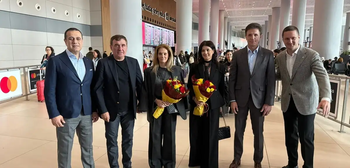 Galatasaray'ın UEFA Zaferinin 25. Yılında Hagi ve Popescu İstanbul'da