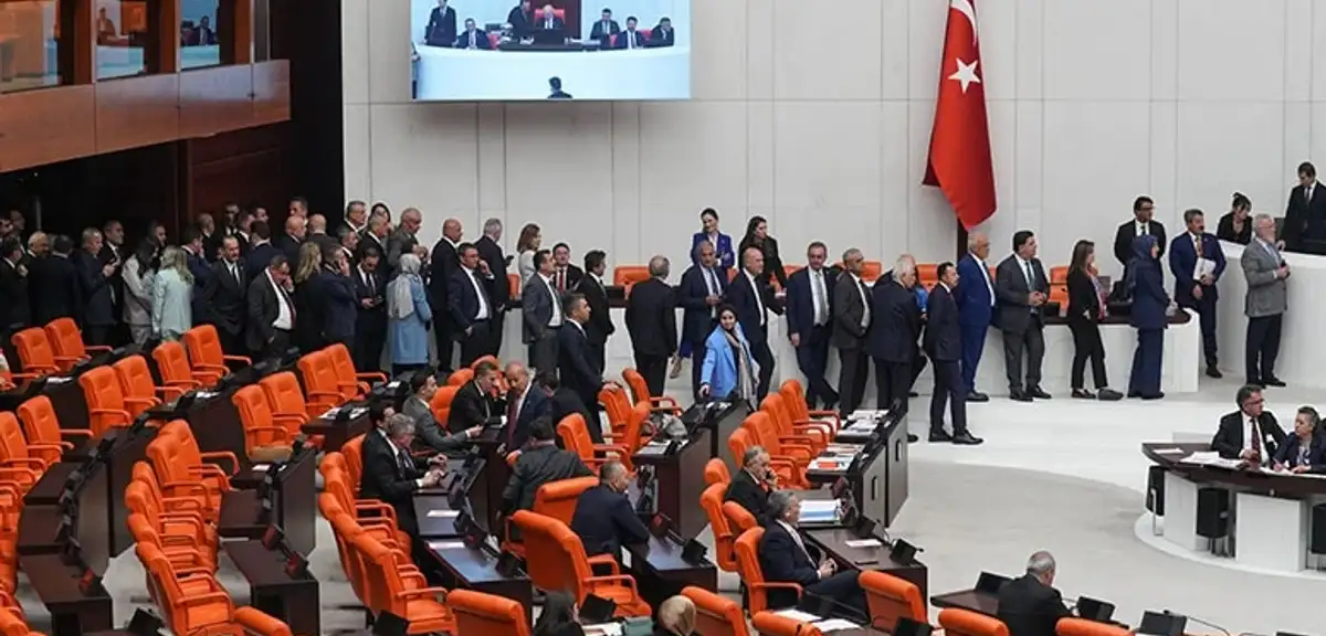 Cumhurbaşkanına Askeri İhraç Yetkisi Tartışması