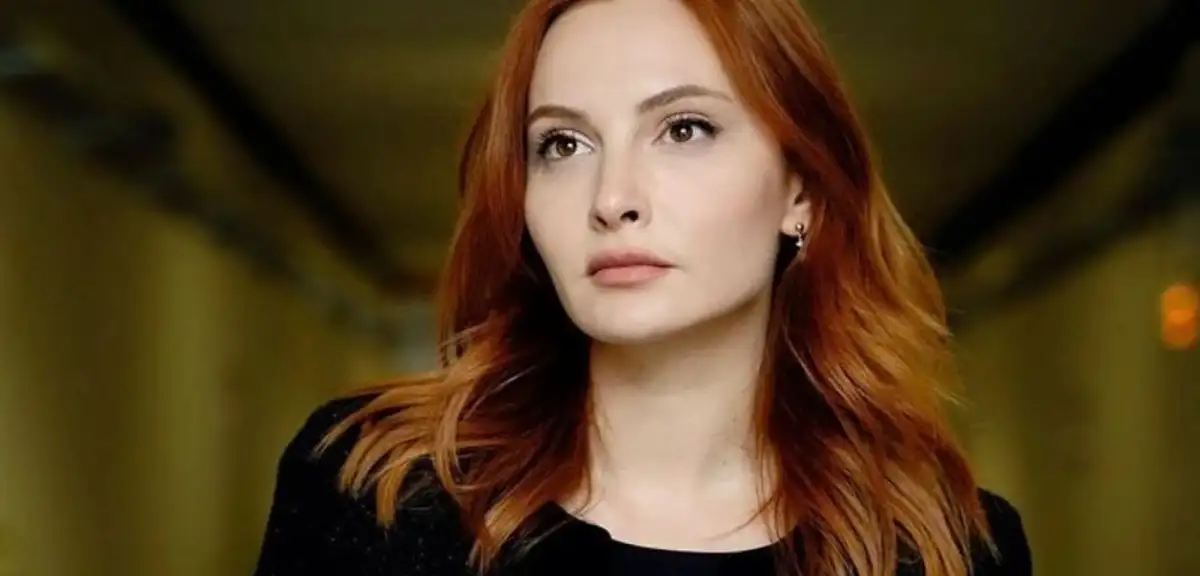 Başak Gümülcinelioğlu'ndan Cannes'da Bebek Müjdesi