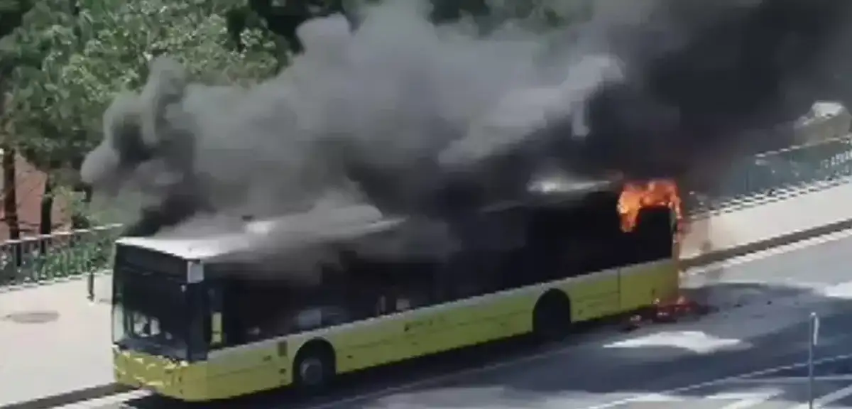Sarıyer'de İETT Otobüsü Alev Alev Yandı!