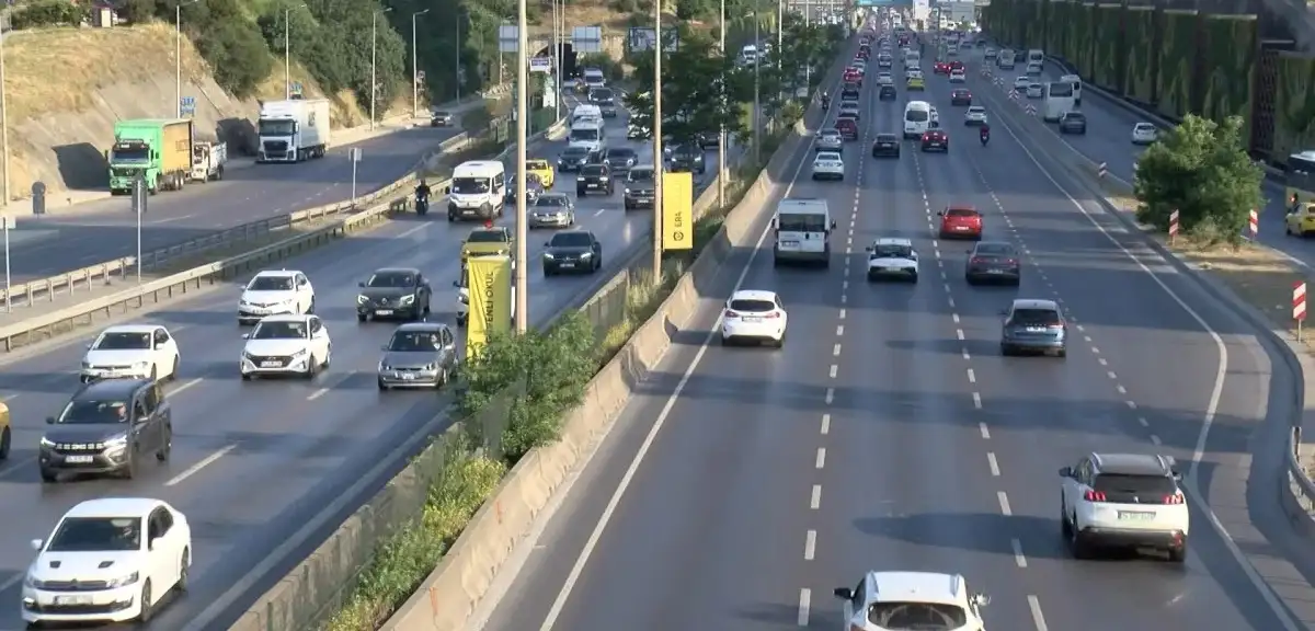 İstanbul'da Bayram Tatili Dönüşü Trafik Yoğunluğu
